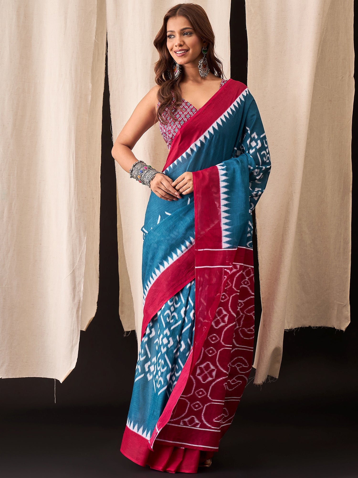 Teal Blue & Maroon Dual-Tone Cotton Saree with Geometric Ikat Pattern