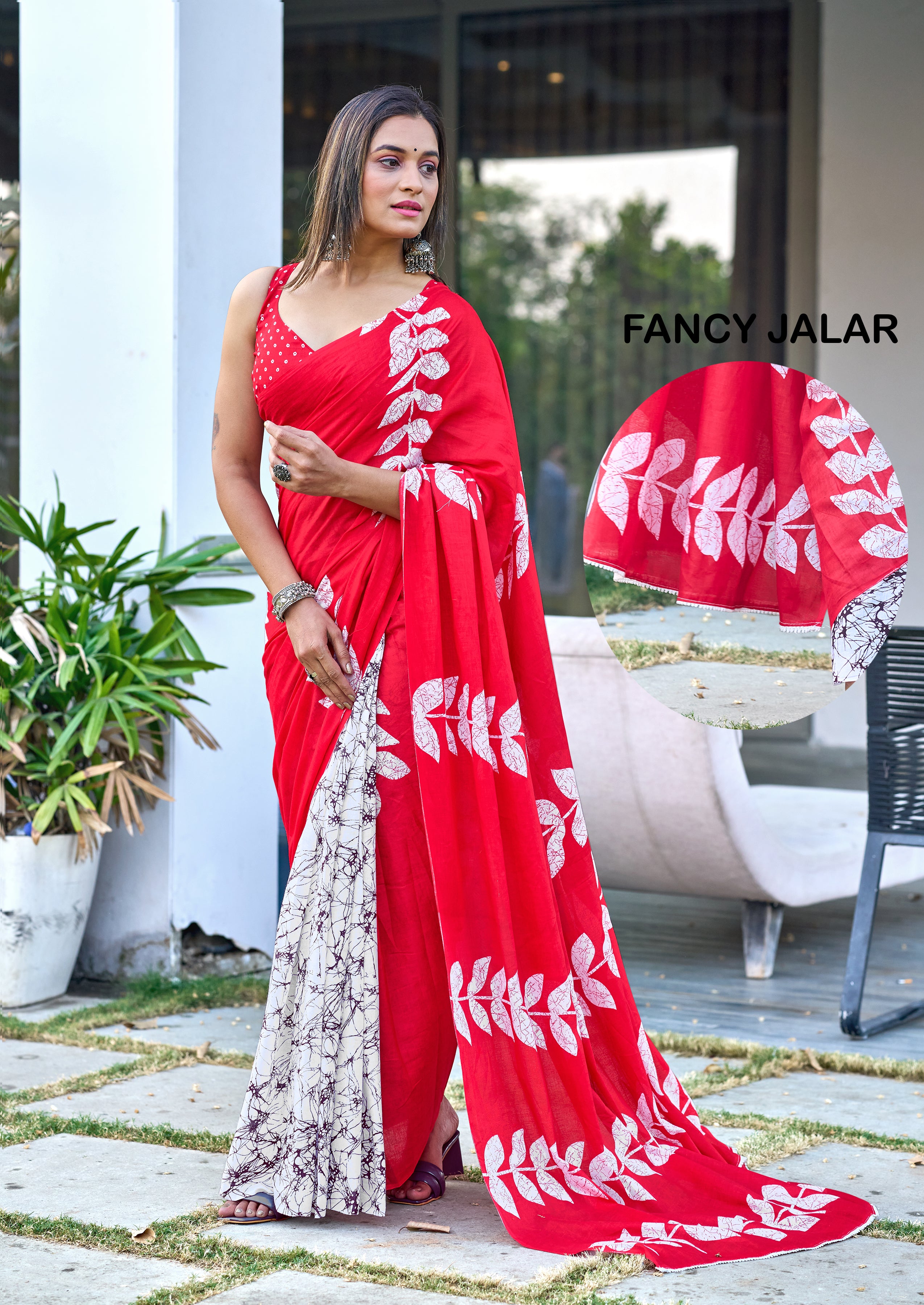 KOMALSAREESWITHFANCYJALAR_4.jpg